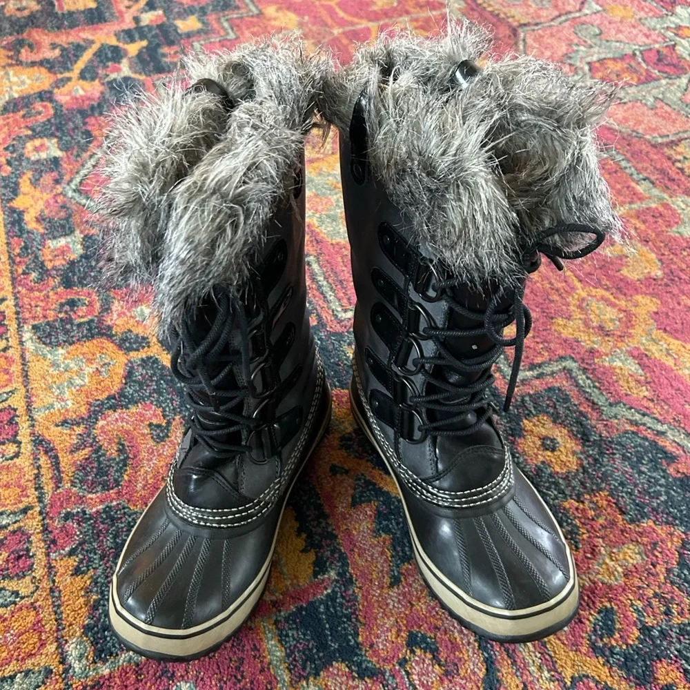 Sorel women’s black